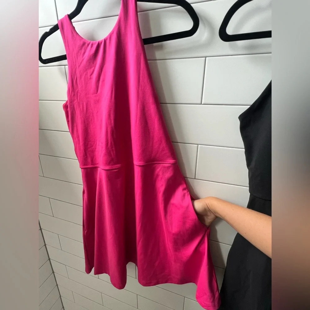 High-neck racerback Athleta dress with pockets! Super cute! PINK Size M - Picture 2 of 4